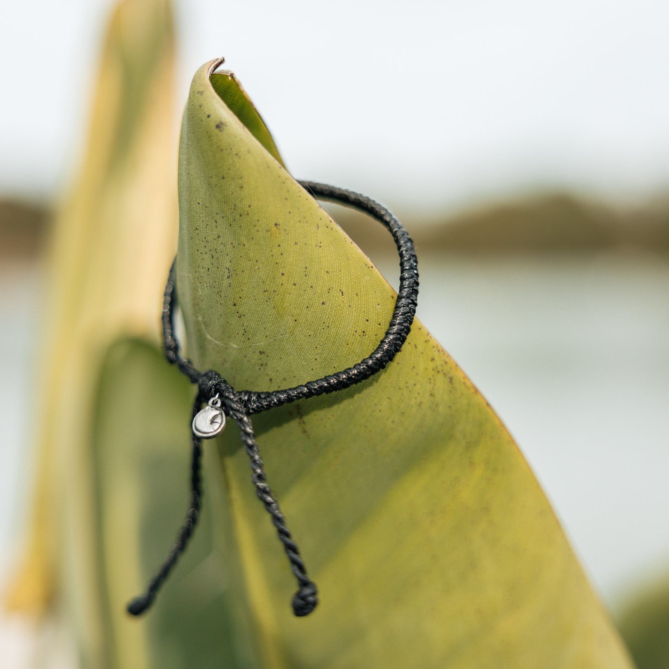 Black Beach - BraceletsArcticusBako